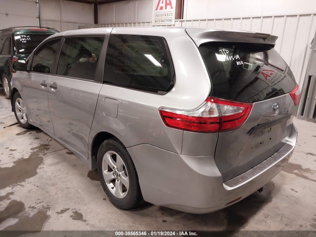 Toyota Sienna L 7 Passenger 2018 5TDZZ3DC8JS953220 Image 3