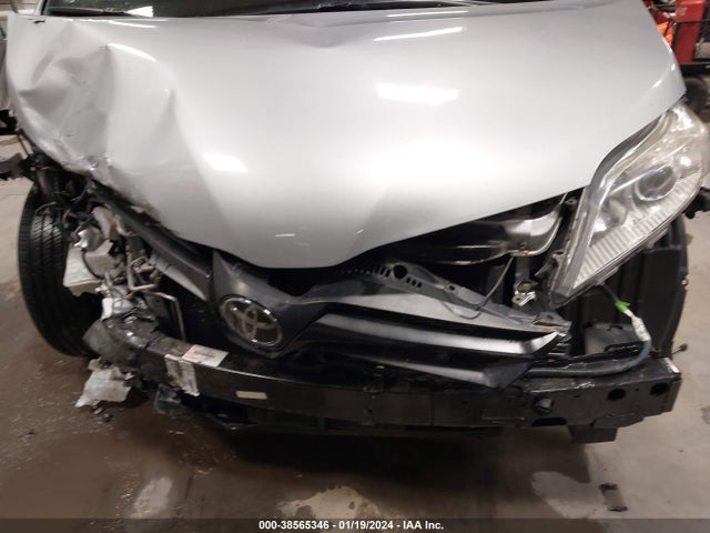 Toyota Sienna L 7 Passenger 2018 5TDZZ3DC8JS953220 Image 6