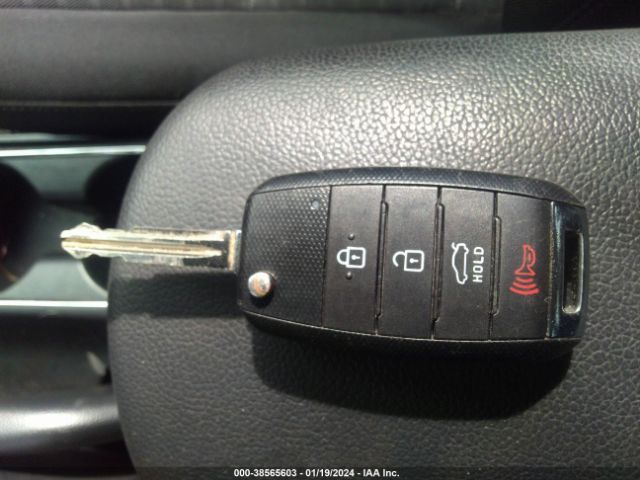 3KPFL4A71JE205307 KIA FORTE S