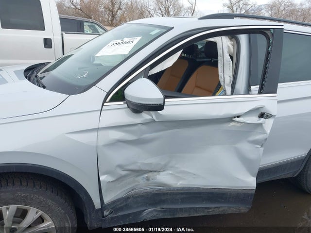 2018 VOLKSWAGEN TIGUAN 2.0T SE/2.0T SEL VIN: 3VV2B7AX6JM011818
