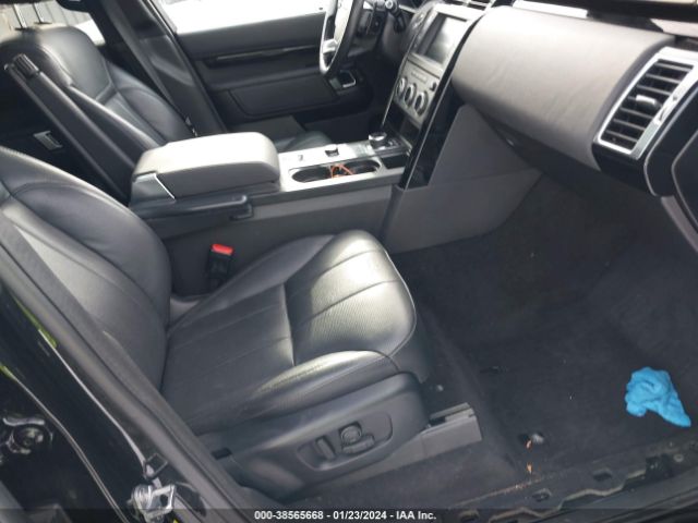 SALRGBBV8HA044964 Land Rover Discovery Se