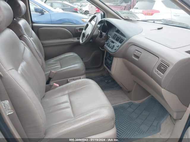 2000 TOYOTA SIENNA LE VIN: 4T3ZF13C0YU203012