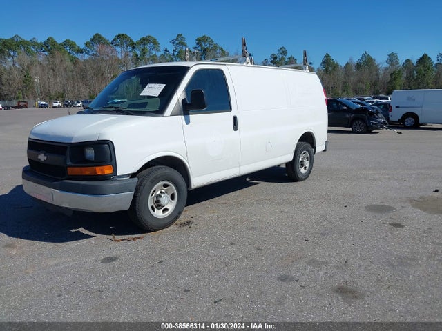 Chevrolet Express 2500 Work Van 2015 1GCWGFCF6F1273679 Image 2
