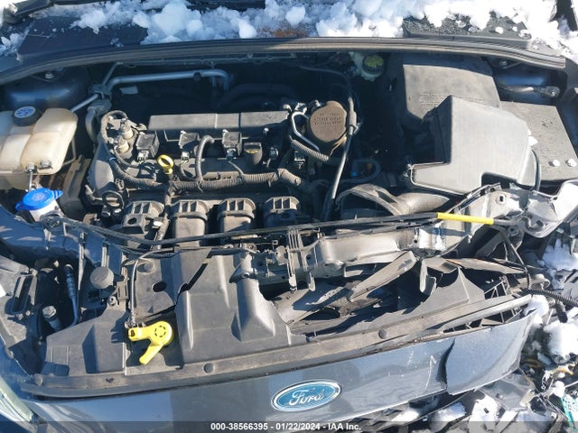 2015 FORD FOCUS SE VIN: 1FADP3F23FL310826