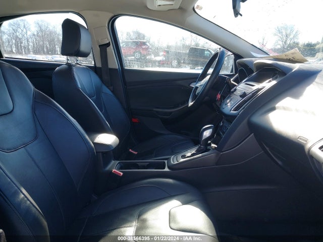 2015 FORD FOCUS SE VIN: 1FADP3F23FL310826