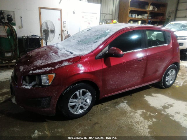 Chevrolet Sonic Lt Auto 2015 1G1JC6SH9F4155304 Image 2