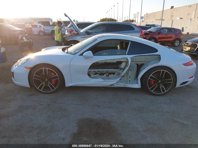 2017 Porsche 911 Carrera S მანქანა იყიდება აუქციონზე, vin: WP0AB2A95HS123655, აუქციონის ნომერი: 38566847