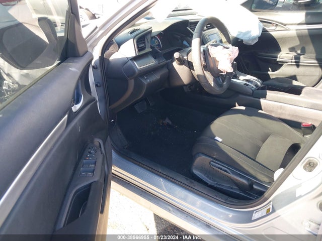 Honda Civic Lx 2018 2HGFC2F5XJH590674 Image 5