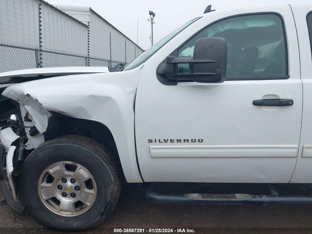 2011 CHEVROLET SILVERADO 1500 LT VIN: 3GCPKSE31BG174181