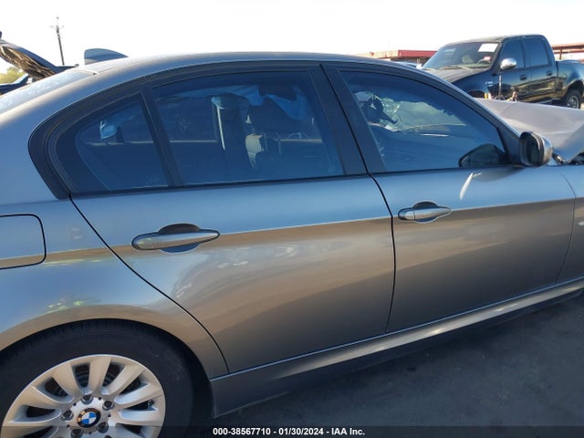 2009 BMW 328I VIN: WBAPH77599NM27711