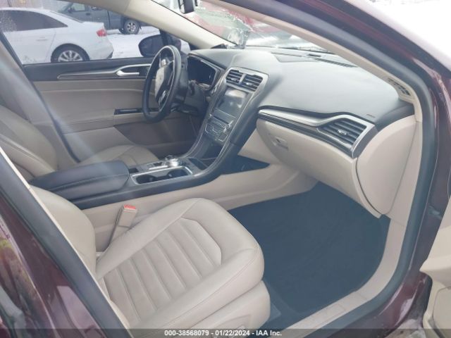 3FA6P0T93HR313982 Ford FUSION SE