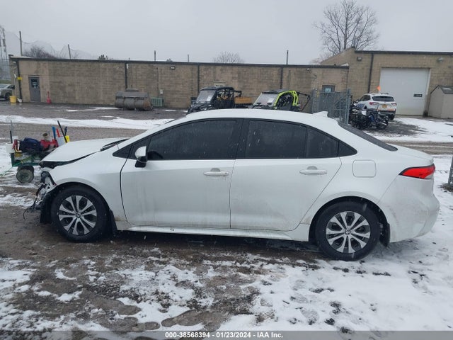 Toyota Corolla Hybrid Le 2022 JTDEAMDE0N3002708 Image 13