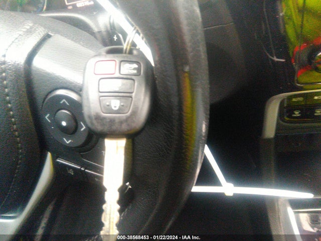 2019 TOYOTA COROLLA SE VIN: 5YFBURHE8KP928911