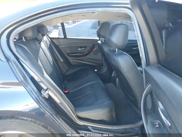 BMW 320i Xdrive 2015 WBA3C3G57FNT51374 Image 8