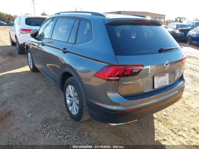 2018 VOLKSWAGEN TIGUAN 3VV1B7AX4JM015894 Photo 2
