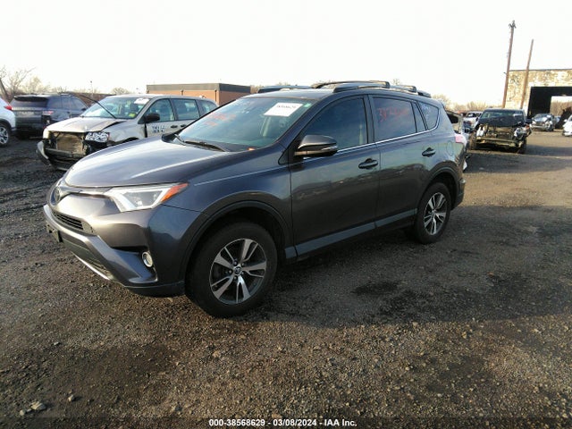 Toyota Rav4 Xle 2018 JTMRFREV4JJ718449 Image 2