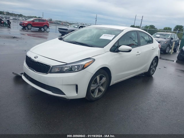 KIA FORTE S 2018 3KPFL4A78JE187016 Image 2