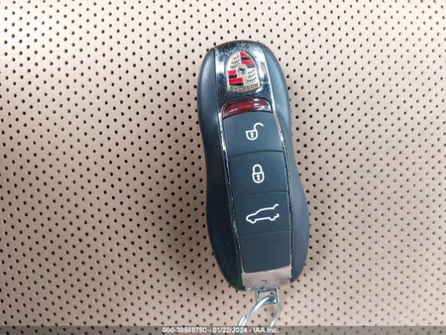 2018 PORSCHE MACAN WP1AA2A52JLB07444 Photo 10