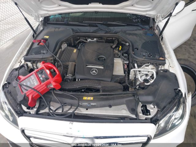 WDDZF4KB8HA014283 Mercedes-Benz E 300 4matic