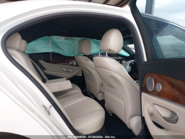 WDDZF4KB8HA014283 Mercedes-Benz E 300 4matic
