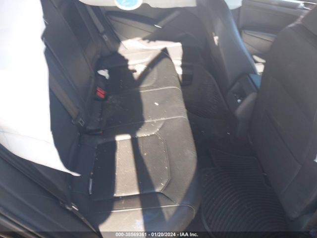 1VWDT7A37HC044045 Volkswagen Passat 1.8t R-line