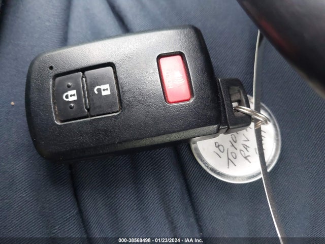 Toyota Rav4 Xle 2018 JTMWFREV2JJ737732 Image 11