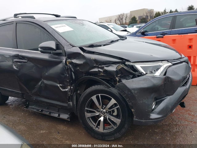 Toyota Rav4 Xle 2018 JTMWFREV2JJ737732 Image 6