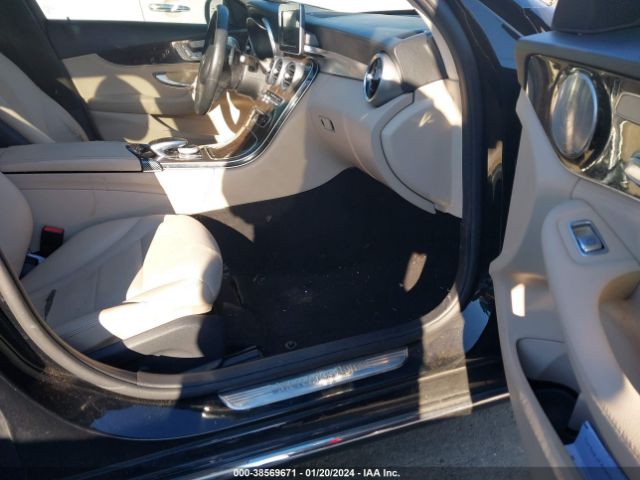 55SWF4JBXFU061655 Mercedes-Benz C 300 Luxury/sport