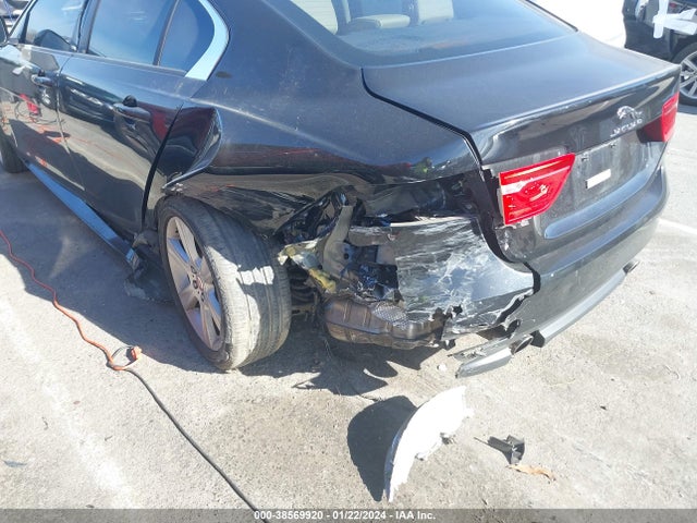 2017 JAGUAR XE SAJAD4BG2HA969848 Photo 5
