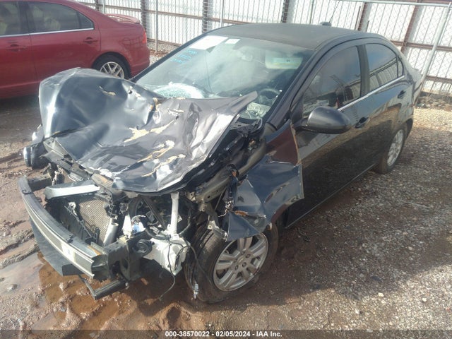 Chevrolet Sonic Lt Auto 2015 1G1JC5SH6F4153407 Image 2