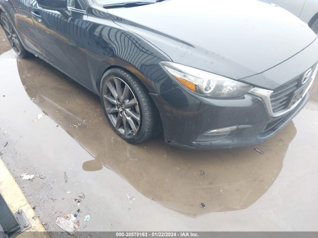 3MZBN1V36JM262393 Mazda Mazda3 Touring