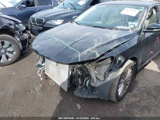 1VWBT7A38GC012761 Volkswagen Passat 1.8t Se