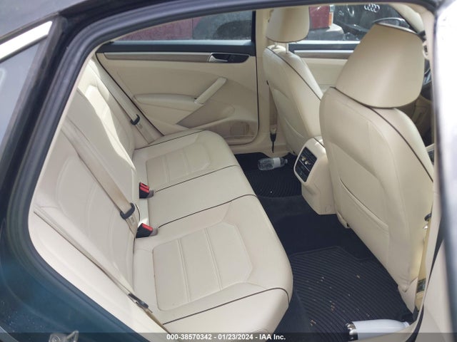 1VWBT7A38GC012761 Volkswagen Passat 1.8t Se
