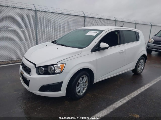 Chevrolet Sonic Lt Auto 2015 1G1JC6SH0F4168202 Image 2