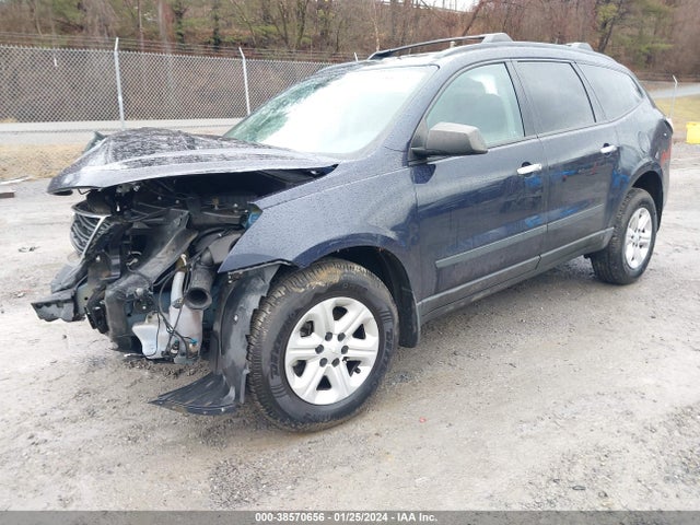 Chevrolet Traverse Ls 2017 1GNKRFKD9HJ207114 Image 2