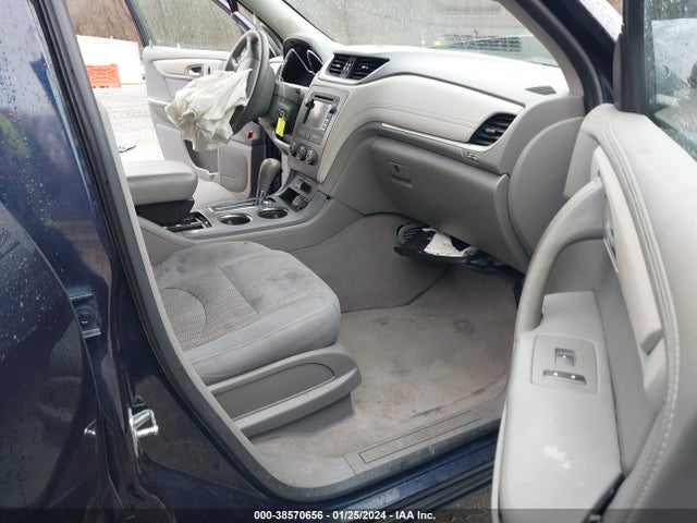 Chevrolet Traverse Ls 2017 1GNKRFKD9HJ207114 Image 5