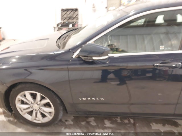 Chevrolet IMPALA 1LT 2018 2G1105S32J9109679 Image 15