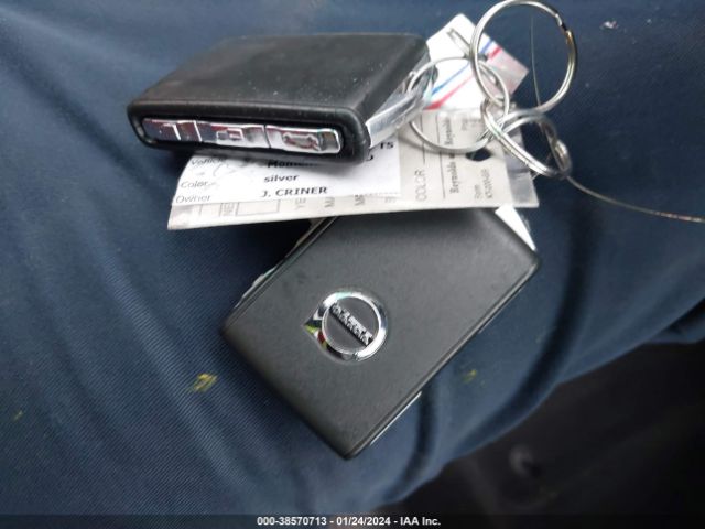 2018 VOLVO XC60 LYV102RK6JB113718 Photo 10