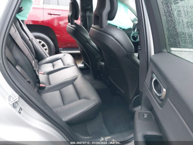 2018 VOLVO XC60 LYV102RK6JB113718 Photo 7