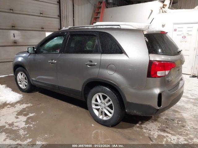 2015 KIA SORENTO LX V6 VIN: 5XYKTDA74FG650083