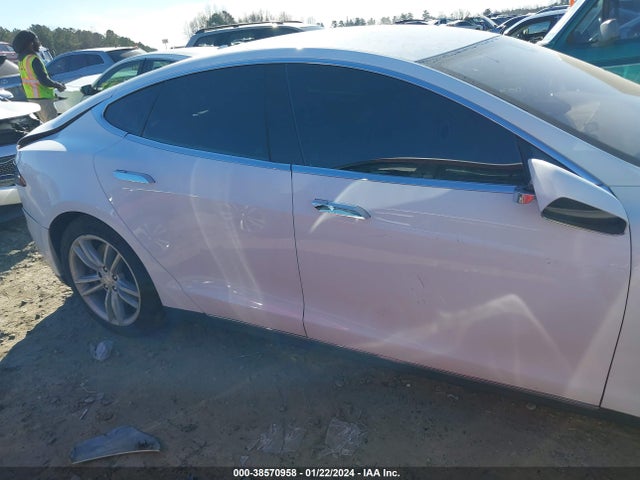 5YJSA1H13EFP60554 Tesla Model S P85