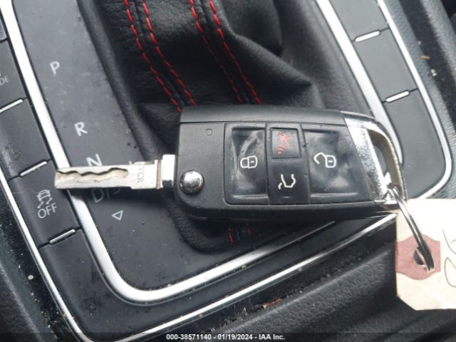 3VW4T7AU0FM083841 Volkswagen Golf Gti 2.0t S 4-door