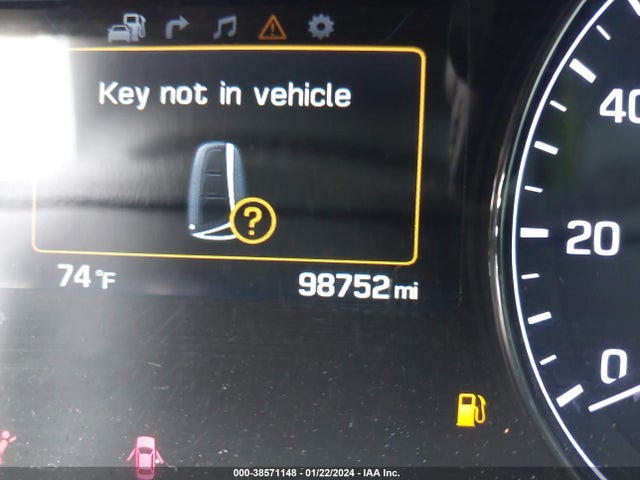 Hyundai Genesis 3.8 2016 KMHGN4JEXGU126804 Image 16