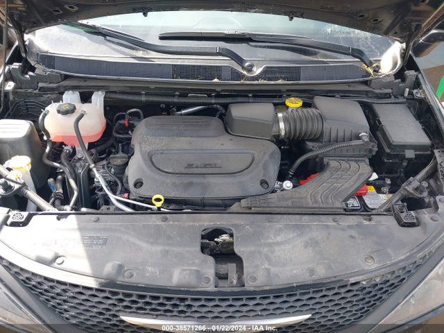 2C4RC1CG7PR616565 Chrysler Voyager Lx