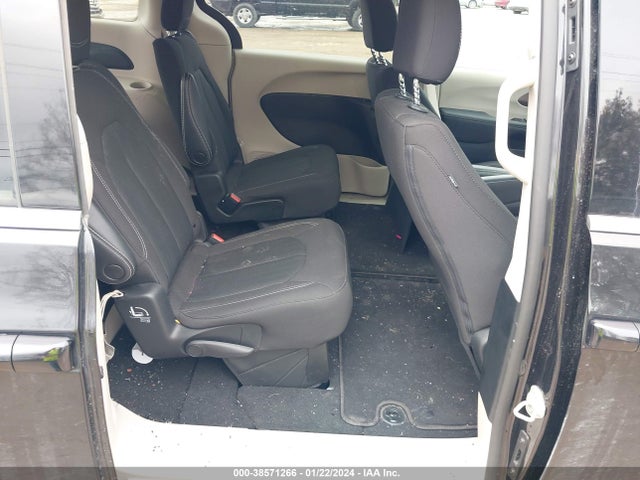 2C4RC1CG7PR616565 Chrysler Voyager Lx