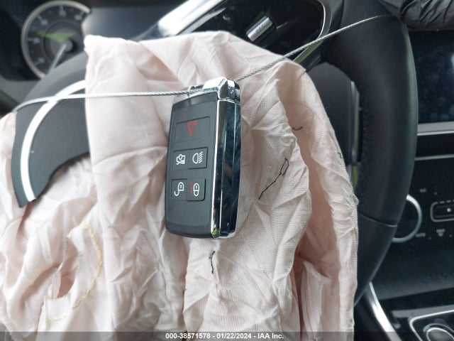 2020 JAGUAR XE SAJAJ4FX8LCP57391 Photo 10