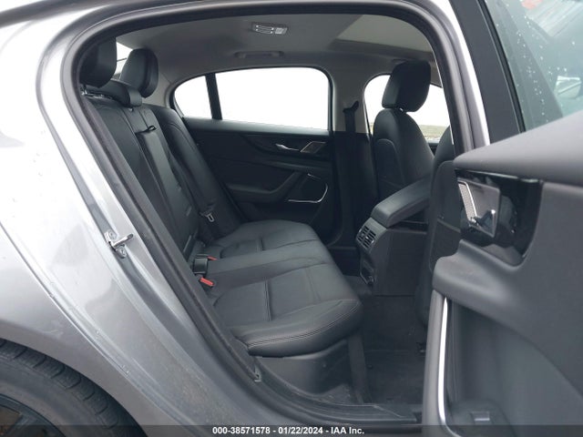 2020 JAGUAR XE SAJAJ4FX8LCP57391 Photo 7