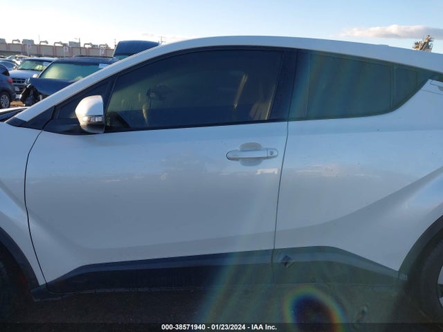 2021 TOYOTA C-HR XLE VIN: JTNKHMBX0M1104454