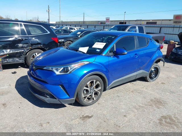 Toyota C-HR XLE 2019 JTNKHMBX4K1016701 Image 2