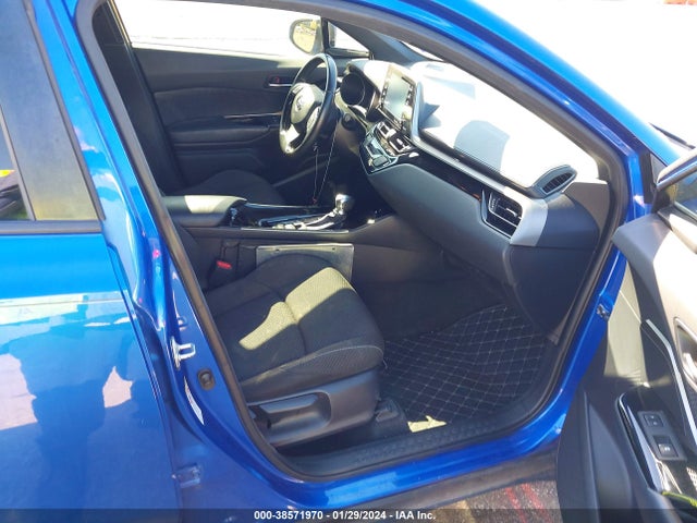 Toyota C-HR XLE 2019 JTNKHMBX4K1016701 Image 5